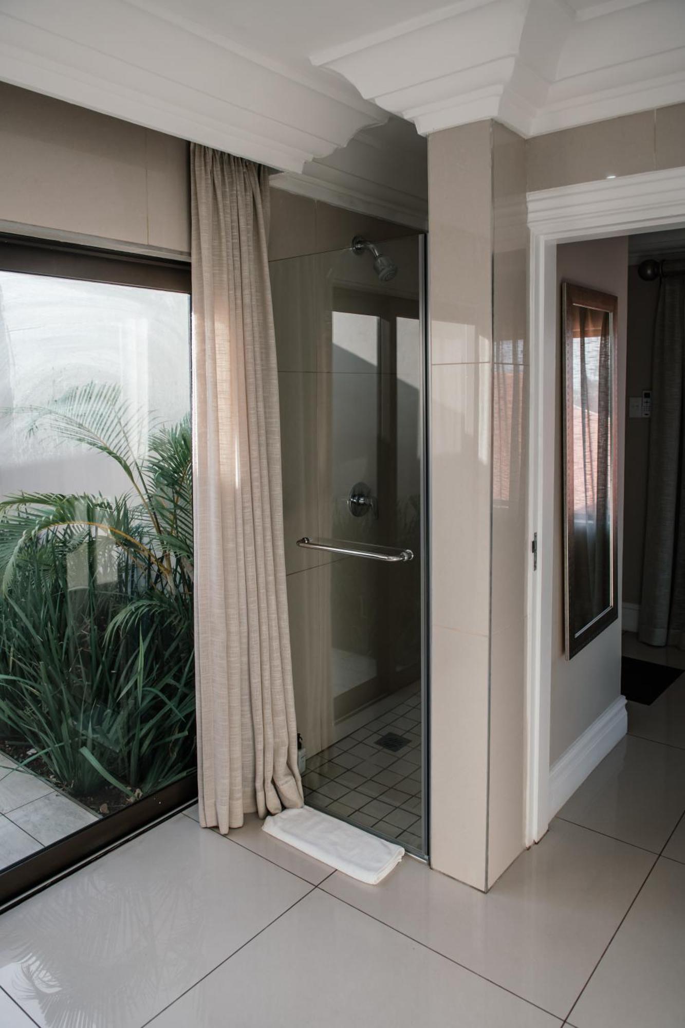 Honeymoon Suite Sea View